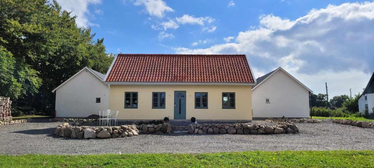 Litet Hus I Mysig By Naera Havet Βίλα Ystad Εξωτερικό φωτογραφία